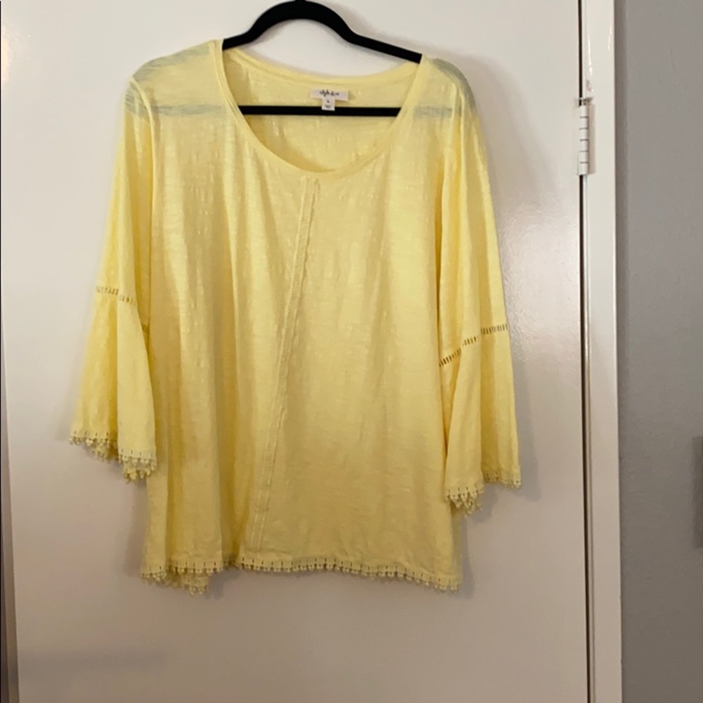 Like New yellow flirty flared sleeve top size XL